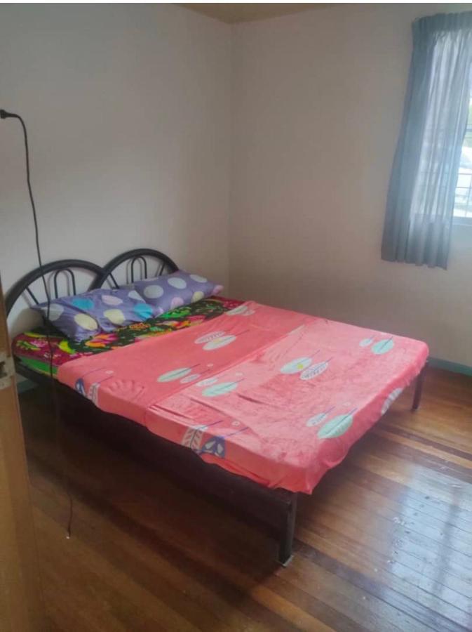 Mak Homestay Upstairs With 5 Bedrooms Kampong Kundassan Exteriör bild