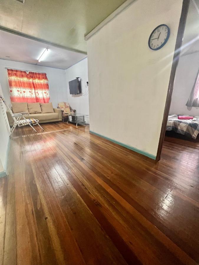 Mak Homestay Upstairs With 5 Bedrooms Kampong Kundassan Exteriör bild