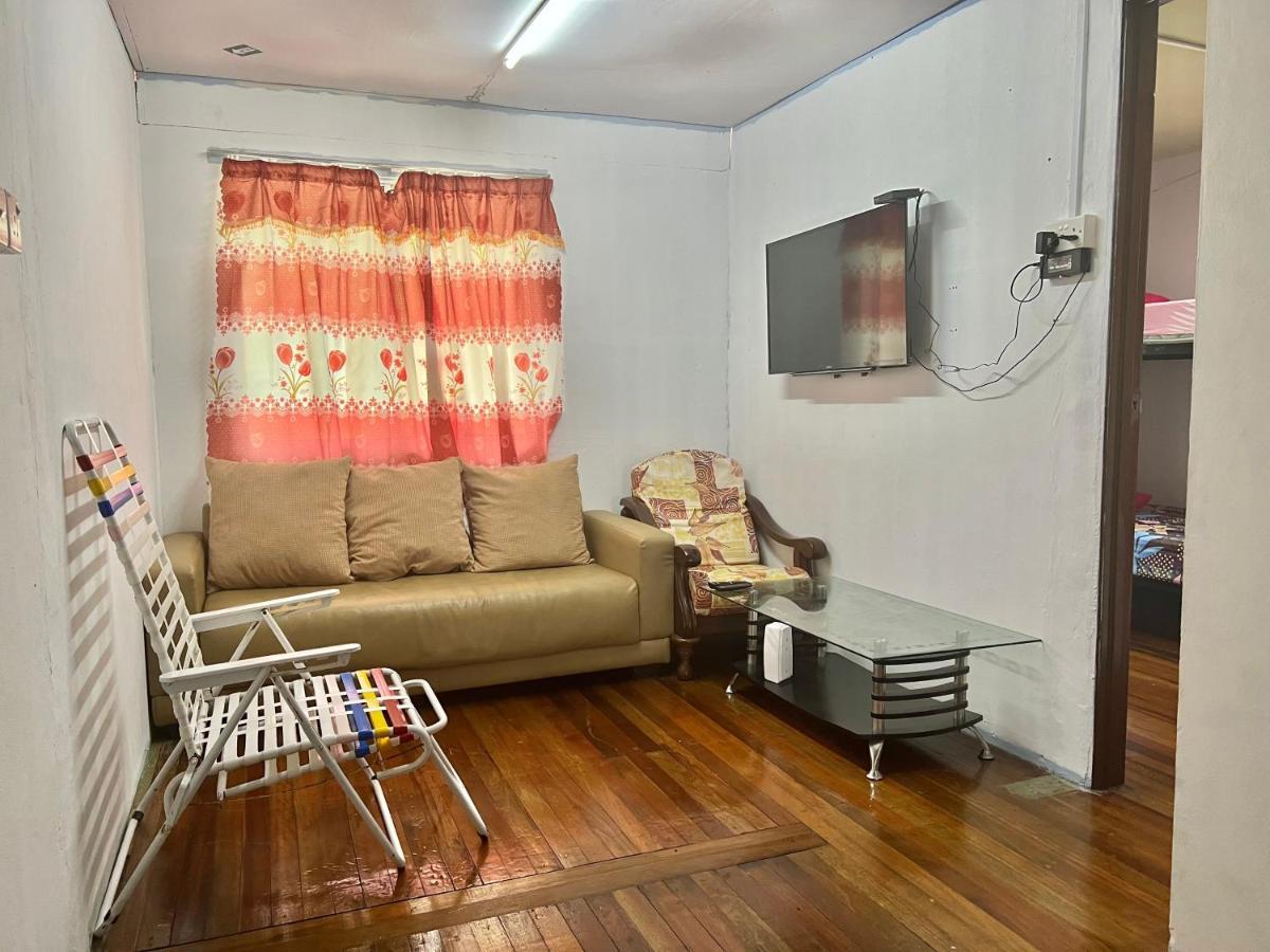 Mak Homestay Upstairs With 5 Bedrooms Kampong Kundassan Exteriör bild
