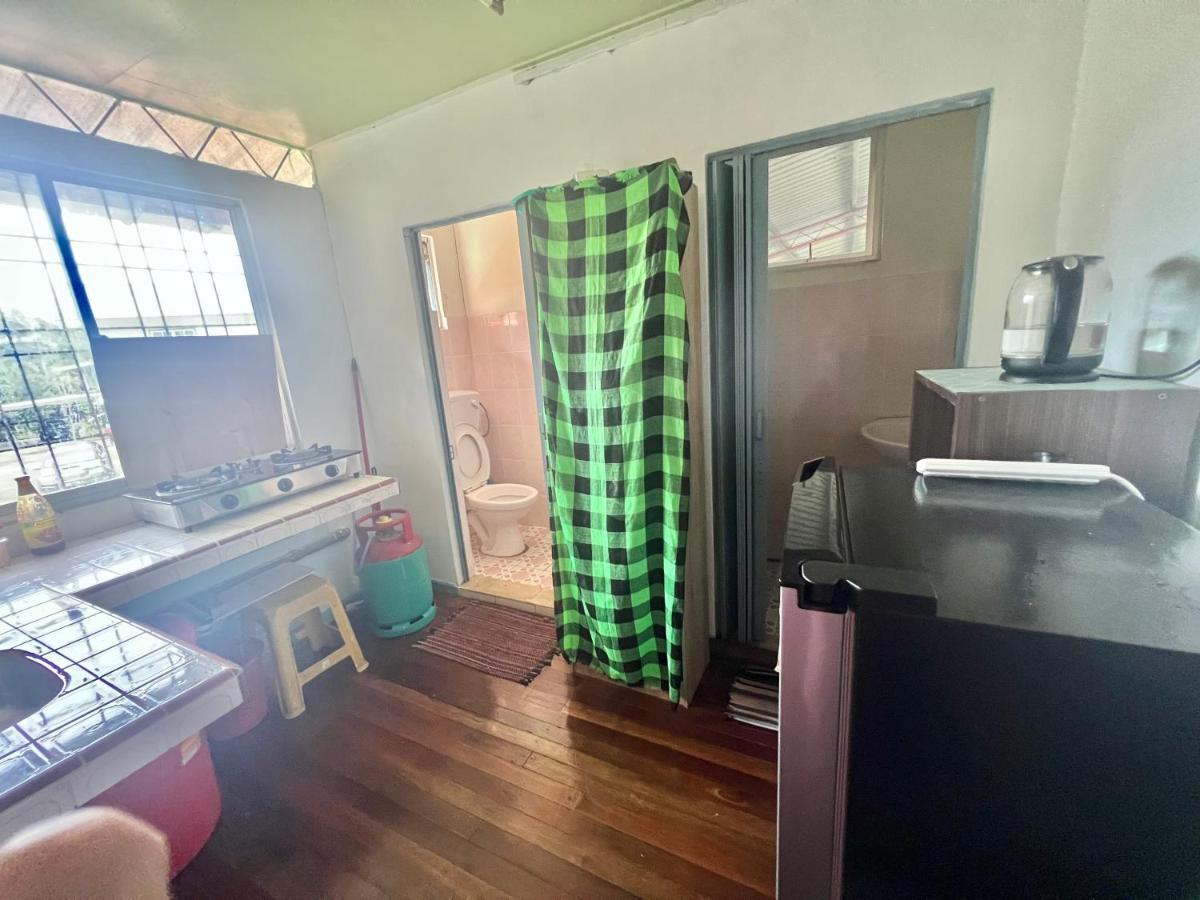 Mak Homestay Upstairs With 5 Bedrooms Kampong Kundassan Exteriör bild